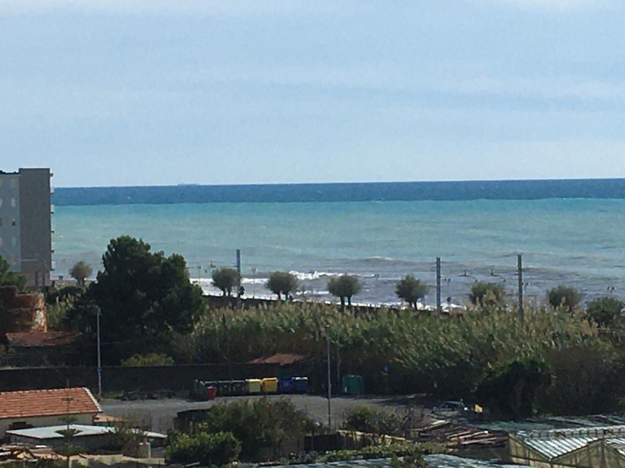 Appartamento - Terrazzo Vivibile Vista Mare, Wi-Fi Gratuito Vallecrosia Extérieur photo