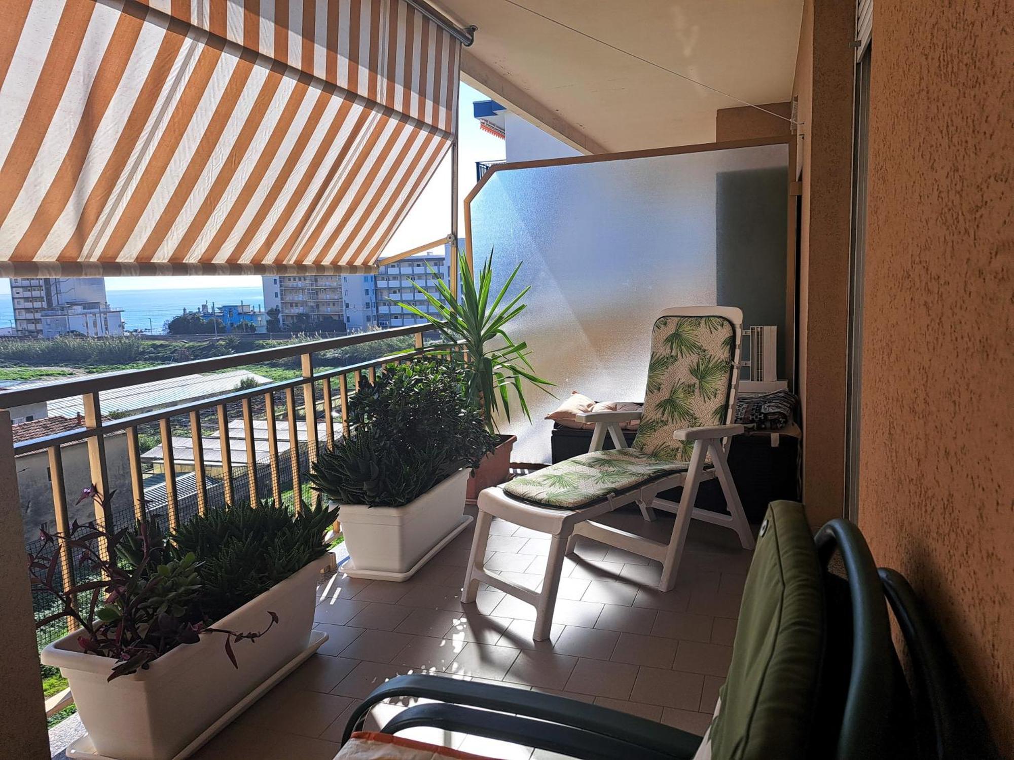 Appartamento - Terrazzo Vivibile Vista Mare, Wi-Fi Gratuito Vallecrosia Extérieur photo